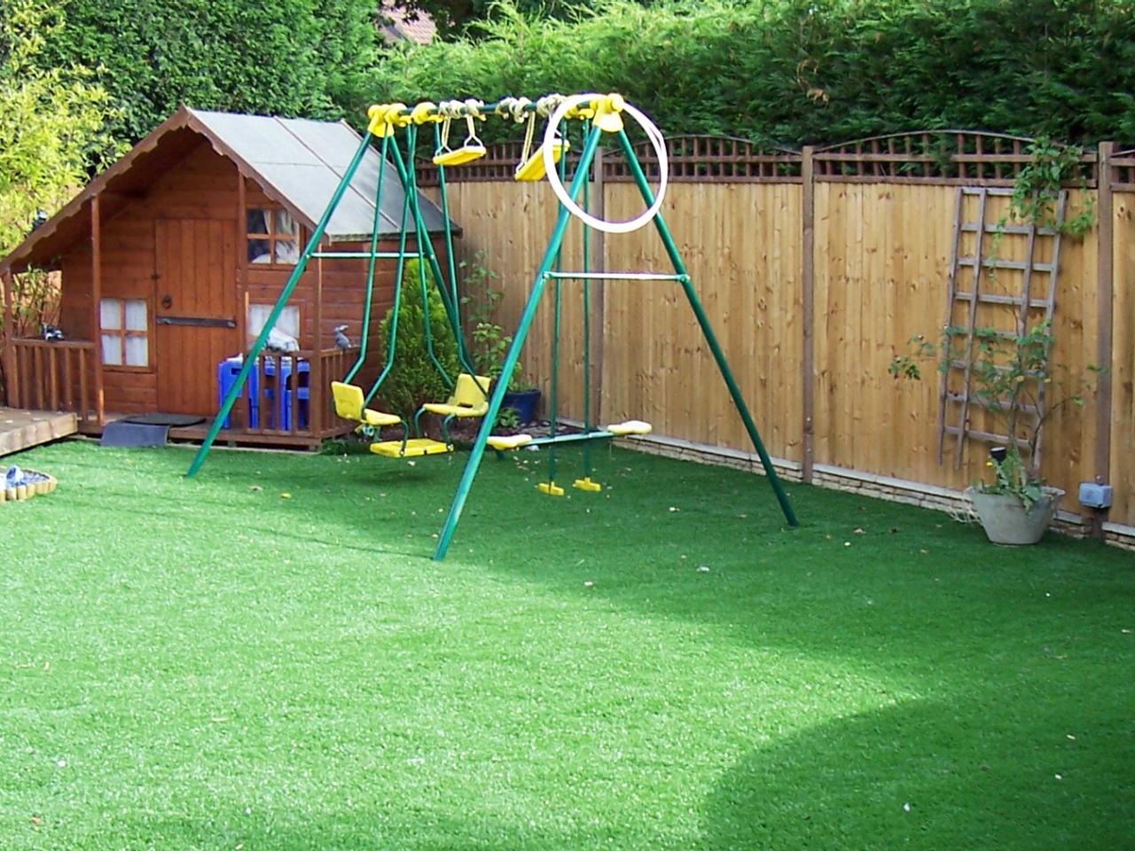 Почему искусственный газон для детской площадки лучше других покрытий |  Газоны Юга